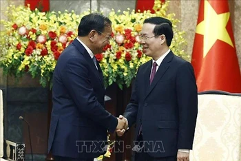Chủ tịch nước Võ Văn Thưởng tiếp Phó Thủ tướng, Bộ trưởng Ngoại giao và Hợp tác quốc tế Campuchia Prak Sokhonn. (Ảnh: Thống Nhất/TTXVN)