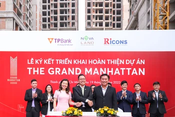 Novaland - TPBank - Ricons đã ký kết hợp tác triển khai xây dựng hoàn thiện dự án The Grand Manhattan.