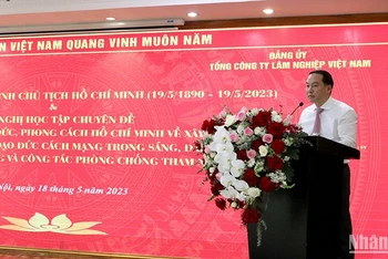 Đồng chí Hồ Xuân Trường, Phó Bí thư Đảng ủy Khối phát biểu tại Hội nghị.
