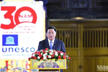 Ủy viên Bộ Chính trị, Giám đốc Học viện Chính trị quốc gia Hồ Chí Minh, Chủ tịch Hội đồng lý luận Trung ương Nguyễn Xuân Thắng phát biểu tại lễ kỷ niệm.
