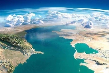 Biển Caspi được bao quanh bởi 5 quốc gia gồm Iran, Kazakhstan, Nga, Azerbaijan và Turkmenistan. (Nguồn: IRNA/TTXVN)