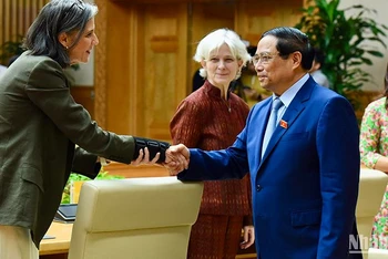 [Ảnh] Thủ tướng tiếp Điều phối viên thường trú LHQ và đại diện các tổ chức LHQ tại Việt Nam 
