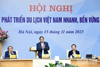 Thủ Tướng Phạm Minh Chính dự và chỉ đạo hội nghị.