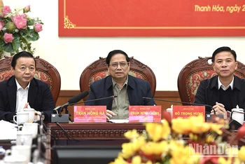 Thủ tướng Phạm Minh Chính chủ trì Hội nghị trực tuyến thúc đẩy Dự án Đường dây 500kV Quảng Trạch-Phố Nối. Ảnh: TRẦN HẢI.