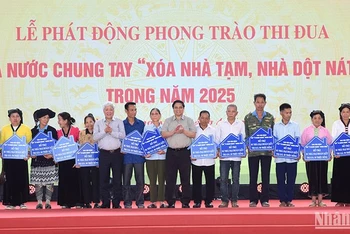 [Ảnh] Thủ tướng Phạm Minh Chính dự Lễ phát động Phong trào thi đua “Xóa nhà tạm, nhà dột nát” trong cả nước