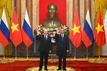 Chủ tịch nước Tô Lâm và Tổng thống Liên bang Nga Vladimir Putin. (Ảnh: THỦY NGUYÊN)