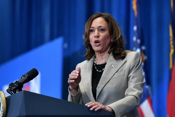 Bà Kamala Harris vận động bầu cử tại Bắc Carolina (Mỹ), ngày 18/7/2024. (Ảnh: AA/TTXVN)