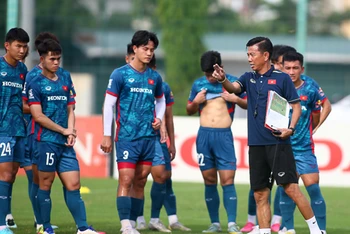Các cầu thủ U23 tập luyện chuẩn bị cho giải vô địch U23 Ðông Nam Á 2023. (Ảnh VFF) 