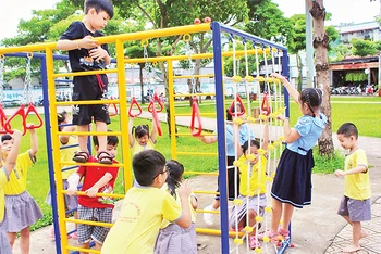 Công viên CX3, phường Tân Tạo A, một công trình "Góc phố tôi yêu" thu hút trẻ em đến vui chơi, giải trí hằng ngày. 