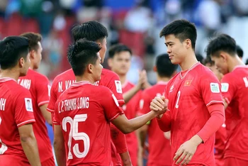 Bên cạnh các cầu thủ kỳ cựu làm nòng cốt, đội tuyển Việt Nam đã có thêm những gương mặt mới. (Ảnh VFF) 