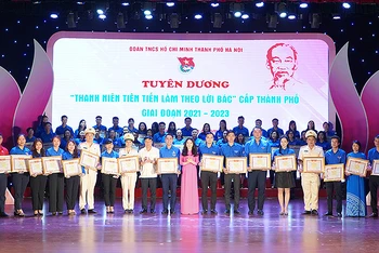 Lễ tuyên dương 69 "Thanh niên tiên tiến làm theo lời Bác” cấp thành phố Hà Nội giai đoạn 2021-2023.