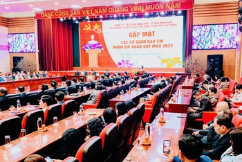 Quang cảnh cuộc gặp mặt của Thành ủy, Hội đồng nhân dân, Ủy ban nhân dân, Ủy ban Mặt trận Tổ quốc Việt Nam thành phố Hải Phòng với các cơ quan báo chí.