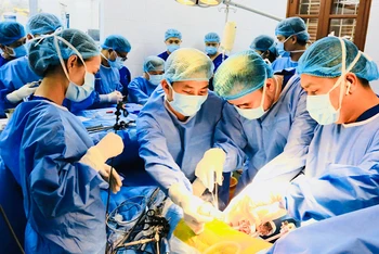 Thực hiện ca ghép thận đầu tiên tại Bệnh viện hữu nghị Việt Tiệp (Hải Phòng).