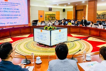 Chủ tịch Ủy ban nhân dân thành phố Hải Phòng tiếp Đoàn cán bộ các Tổng công ty Hàn Quốc tìm hiểu cơ hội hợp tác, đầu tư tại Hải Phòng.