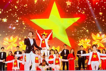 Chương trình "Giai điệu tự hào" sôi động tại Quảng trường Nhà hát thành phố Hải Phòng.