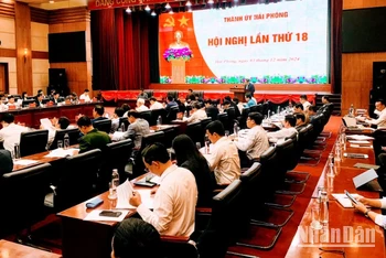 Quang cảnh Hội nghị lần thứ 18 Thành ủy Hải Phòng.