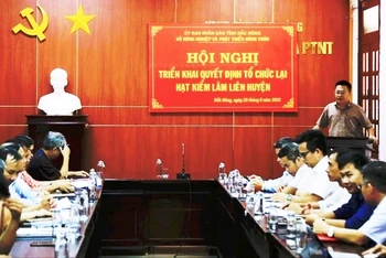 Sở Nông nghiệp và Phát triển Nông thôn tỉnh Đắk Nông tổ chức công bố Quyết định của Ủy ban nhân dân tỉnh Đắk Nông về tổ chức lại hạt kiểm lâm liên huyện.