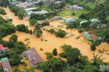 Mưa lũ kéo dài khiến nhiều vùng tại Đắk Nông bị ngập sâu trong nước.