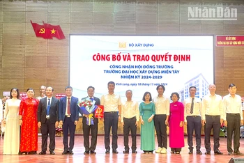 Ra mắt Hội đồng trường Trường đại học Xây dựng miền Tây. 