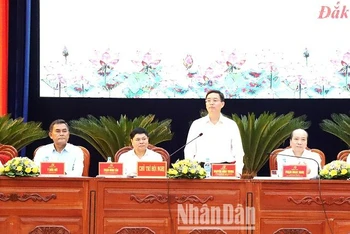 Bí thư Tỉnh ủy Đắk Lắk Nguyễn Đình Trung phát biểu tại hội nghị đối thoại.