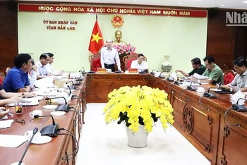 Chủ tịch Ủy ban nhân dân tỉnh Đắk Lắk Phạm Ngọc Nghị phát biểu tại cuộc họp.
