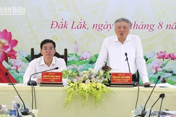 Chánh án Tòa án Nhân dân Tối cao Nguyễn Hòa Bình phát biểu tại buổi làm việc.