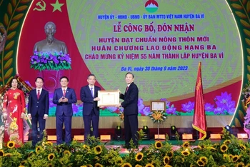 Huyện Ba Vì đón nhận đạt chuẩn huyện nông thôn mới năm 2022. 