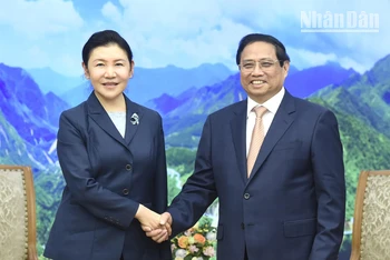 Thủ tướng Phạm Minh Chính đón Bộ trưởng Tư pháp Trung Quốc Hạ Vinh.