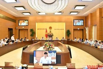Quang cảnh phiên họp sáng 20/9.