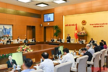 Quang cảnh Phiên họp thứ 16 của Ủy ban Thường vụ Quốc hội sáng 10/10.