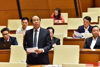 Phó Thủ tướng Chính phủ Lê Văn Thành làm rõ một số nội dung liên quan lĩnh vực xây dựng. (Ảnh: THỦY NGUYÊN)