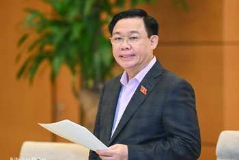 Chủ tịch Quốc hội Vương Đình Huệ phát biểu bế mạc Phiên họp thứ 17 của Ủy ban Thường vụ Quốc hội chiều 28/11. (Ảnh: DUY LINH)