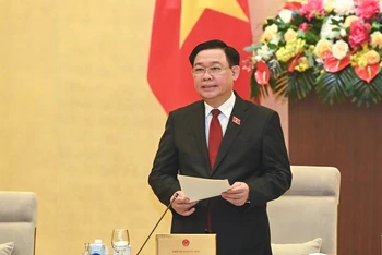Chủ tịch Quốc hội Vương Đình Huệ phát biểu khai mạc phiên họp. (Ảnh: DUY LINH)