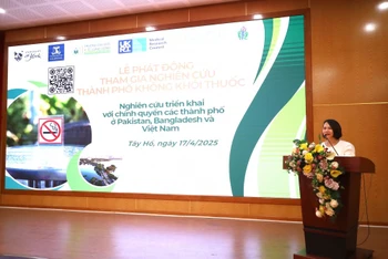 PGS, TS Lê Thị Thanh Hương, Phó Hiệu trưởng Trường đại học Y tế công cộng phát biểu tại lễ phát động.