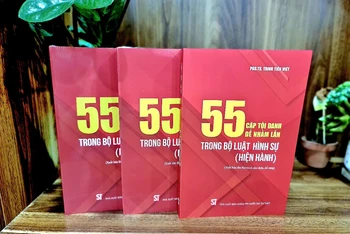 Cuốn sách “55 cặp tội danh dễ nhầm lẫn trong Bộ luật Hình sự (hiện hành)”.