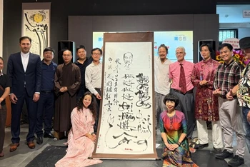 Giới thiệu tác phẩm thư họa về thơ Chủ tịch Hồ Chí Minh.