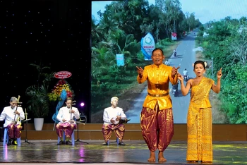 Tiết mục hát Aday tại Liên hoan nghệ thuật các dân tộc tỉnh Hậu Giang năm 2022.