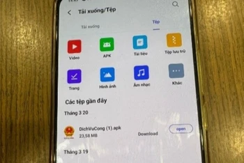 Một số khách hàng đã cài link độc do kẻ giả mạo công an hướng dẫn.