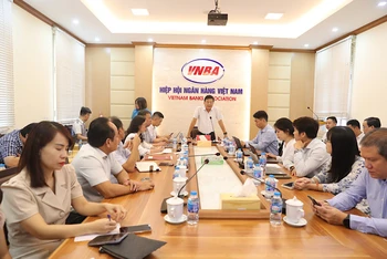 Quang cảnh cuộc họp góp ý kiến dự thảo.