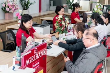 Các ngân hàng linh hoạt giải pháp huy động vốn để bảo đảm đáp ứng nhu cầu vay vốn của người dân, doanh nghiệp.