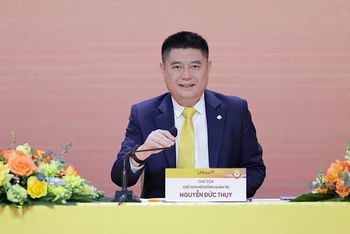 Chủ tịch HĐQT LPBank Nguyễn Đức Thụy chia sẻ "chúng tôi mong muốn chia cổ tức hằng năm càng cao càng tốt".