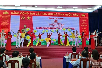 Văn nghệ chào mừng khai mạc Hội thi cán bộ “dân vận khéo” cấp tỉnh năm 2023 tại Cà Mau.