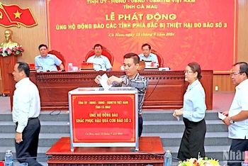 Ủy ban Mặt trận tổ quốc Việt Nam tỉnh Cà Mau vận động cán bộ, công chức, viên chức, người lao động... quyên góp tự nguyện nhưng tối thiểu 100.000 đồng/người.