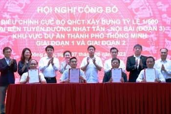 Hội nghị công bố điều chỉnh quy hoạch thành phố thông minh. 