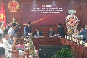 Quang cảnh lễ ký kết.