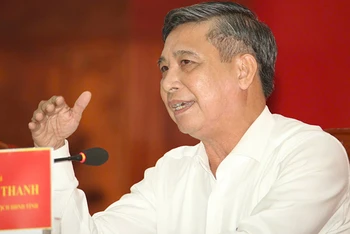 Đồng chí Đồng Văn Thanh, Bí thư Tỉnh ủy, Chủ tịch Hội đồng nhân dân tỉnh Hậu Giang phát biểu tại buổi đối thoại.