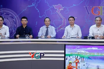 Các khách mời tham dự Tọa đàm "Bảo đảm điện cho tăng trưởng - Yêu cầu và giải pháp". (Ảnh: VGP)