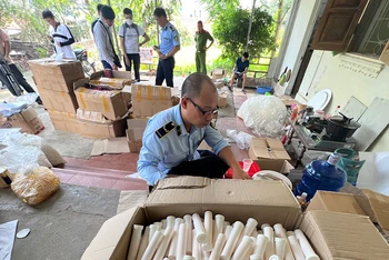 Lực lượng chức năng phát hiện 12 nghìn sản phẩm là thực phẩm chức năng giả.