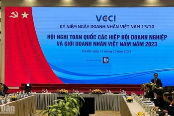 Đội ngũ doanh nhân Việt Nam cần tiếp tục có thêm những đóng góp quan trọng cho sự phát triển, lớn mạnh của nền kinh tế đất nước.