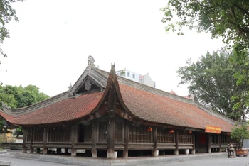 Kiến trúc nhà sàn độc đáo với các mái đao cong vút, đình Đình Bảng là một trong những ngôi đền đẹp nhất xứ Kinh Bắc.
